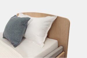 Foto von einem Seracare Kopfteil mit Kissen.